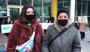 Annecy: des parents d'élèves manifestent leur soutien aux enseignants grévistes