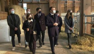 Creuse: Emmanuel Macron arrive au lycée agricole d'Ahun