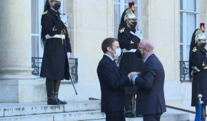 Présidence française de l'UE: Macron accueille Charles Michel à l'Elysée