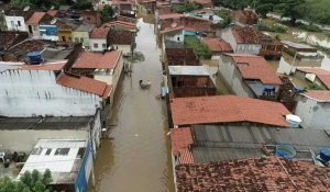 Brésil: images de drone des inondations meurtrières