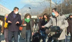 Présidentielle: Yannick Jadot accueilli à Grenoble par le maire écologiste