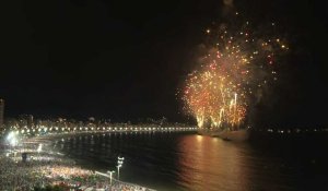 Brésil: Rio accueille 2022 avec un feu d'artifice sur la plage de Copacabana