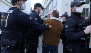 Stuttgart : des anti-vax arrêtés lors d'une manifestation non autorisée