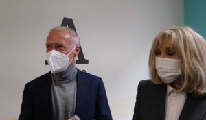 Roubaix : Brigitte Macron et Didier Deschamps au service pédiatrie du CH Provo