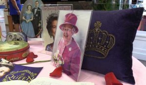 Etats-Unis: un magasin d'articles britanniques rend hommage à la reine Elizabeth II