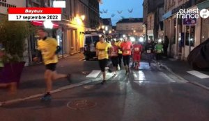 VIDÉO. Urban trail de Bayeux : 600 coureurs s’élancent de nuit à travers le patrimoine de la ville