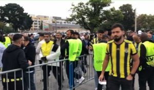VIDÉO. Stade Rennais - Fenerbahçe : l'entrée des supporters turcs au Roazhon Park