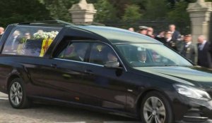 Le cercueil de la reine Elizabeth II traverse Aberdeen peu après avoir quitté Balmoral