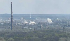Ukraine: nuages de fumée au-dessus de Roubijné où les combats font rage