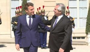 France: Emmanuel Macron reçoit le président argentin à l'Elysée