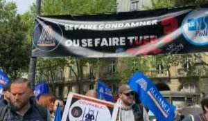 Paris: rassemblement de policiers en soutien à leur collègue mis en examen pour homicide volontaire