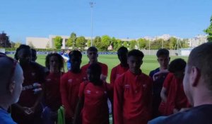 VIDÉO SM Caen. Quand le chef des supporters motive les U18 avant la finale de Coupe Gambardella