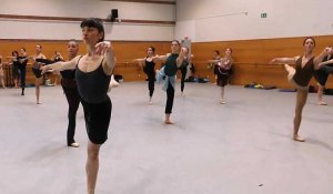 Madrid : la Compagnie Nationale de Danse espagnole fait monter sur scène des danseurs ukrainiens
