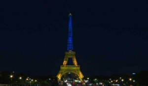 La Tour Eiffel s'illumine aux couleurs de l'Ukraine