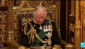 Royaume-Uni : le prince Charles solennel et appliqué pour son premier discours du trône