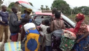Des villageois fuient leurs maisons après des attaques dans le centre du Nigeria