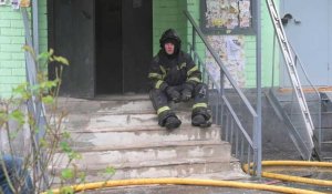 Ukraine: dans Kharkiv bombardée, l'épuisant travail des pompiers