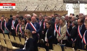 VIDÉO. Les maires du Calvados réunis à Honfleur pour la traditionnelle photo de famille