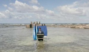 Cop 26 : un ministre des Tuvalu se mouille pour lancer l'alerte