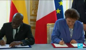 Elysée : signature de l'acte de transfert de propriété des œuvres restituées au Bénin