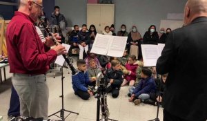 Alès: Remise des instruments de musique aux élèves de l'école de Tamaris 