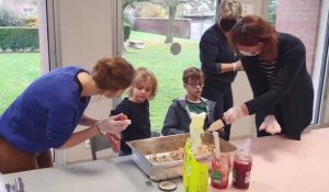 Neuville-en-Ferrain : un cours de cuisine en anglais pour les familles
