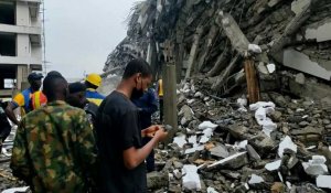Immeuble effondré à Lagos: les sauveteurs à la recherche de rescapés