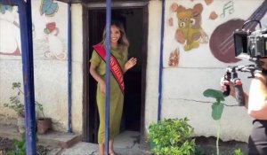  Miss Belgique revient dans l'orphelinat où elle a été  abandonnée en Ethiopie quand elle était petite.