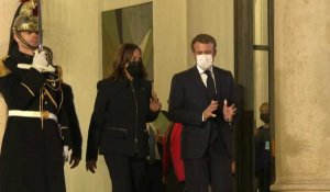 Kamala Harris quitte l'Élysée après sa rencontre avec le président Macron