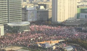 Varsovie : des milliers de manifestants à une marche organisée par l'extrême droite