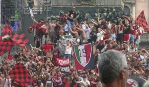 Football: les supporters de l'AC Milan célèbrent leur titre de champion d'Italie