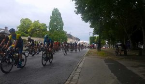 Dernière étape de la Ronde de l'Oise : A Compiègne, le peloton a pris la route pour Beauvais