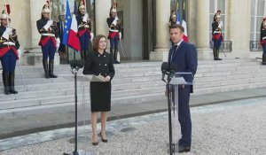Macron: le remaniement prendra "autant de temps que nécessaire"