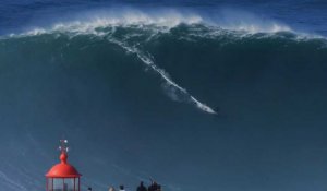 L'Allemand Steudtner bat le record de la plus grosse vague jamais surfée