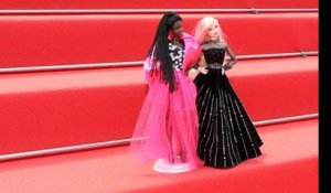 Pour la première fois, des poupées Barbie défilent sur le tapis rouge du Festival de Cannes