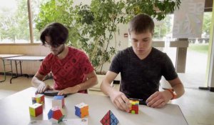 Moins de quinze secondes pour résoudre un Rubik's cube