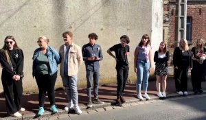 Saint-Omer : performance artistique du Lycée Saint-Denis pour faire réapparaître la rivière Sainte-Claire, 3 juin 2022.