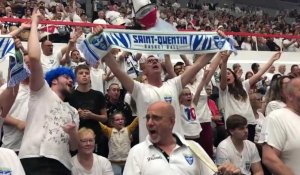Supporters en folie avant le début du match de basket opposant le sqbb à Vichy