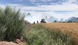 Quelmes : du fumier brûle en bordure de champs, la récolte de blé menacée