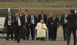 Le pape arrive à l'aéroport d'Iqaluit, dans l'Arctique, dernière étape de son voyage au Canada
