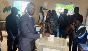 Sénégal : l'opposant Ousmane Sonko vote aux législatives