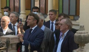 Macron visite le cimetière européen d'Alger (2)
