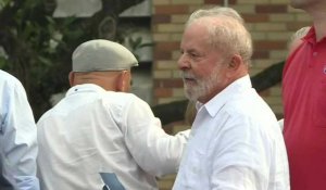 L'ancien président brésilien Lula arrive au lancement de sa campagne