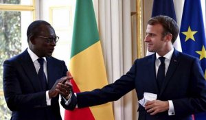 En visite au Bénin, Emmanuel Macron compare la Russie à une puissance coloniale