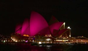 L'Opéra de Sydney s'illumine en rose pour rendre hommage à Olivia Newton-John