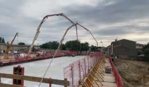 Aude / Villegailhenc : 480 m3 de béton coulés pour offrir un nouveau pont au village martyr des inondations de 2018