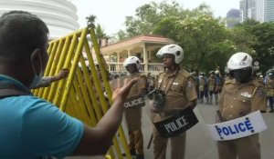 La sécurité maintient sa présence sur le site de la manifestation à Colombo