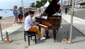 À Boulogne-sur-Mer, des pianos sur les quais pour le bonheur des musiciens