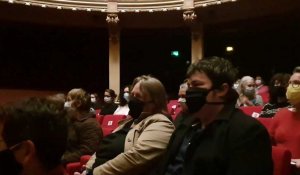 Les spectateurs retournent au théâtre Legendre à Évreux