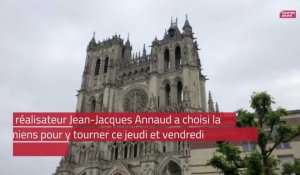 Le réalisateur Jean-Jacques Annaud en tournage à la Cathédrale d'Amiens